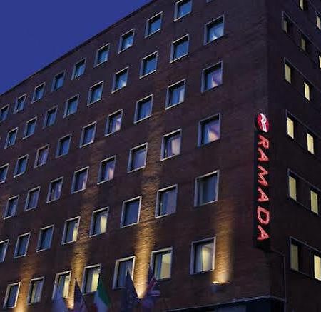 Hotel Ramada By Wyndham Napoli Esterno foto