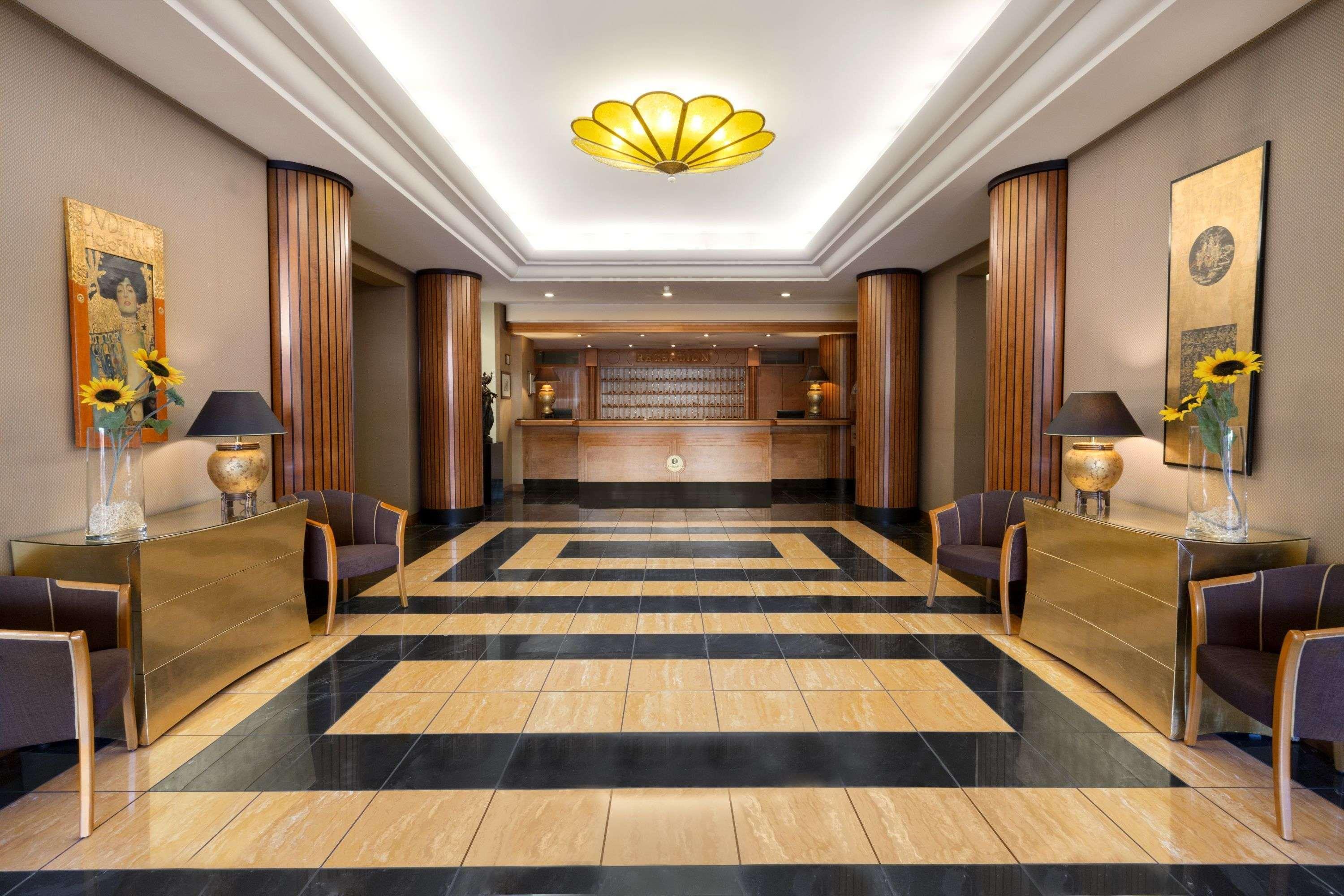 Hotel Ramada By Wyndham Napoli Esterno foto