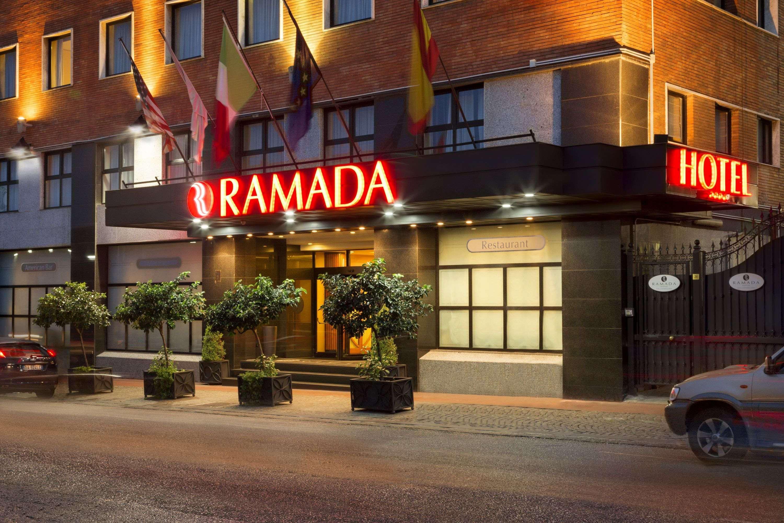 Hotel Ramada By Wyndham Napoli Esterno foto