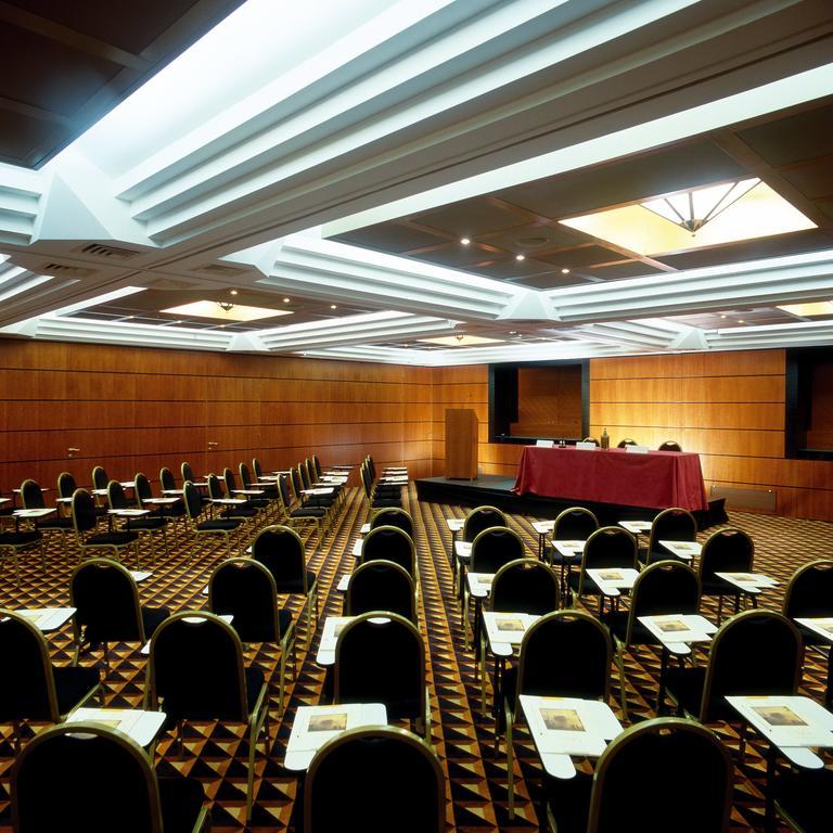 Hotel Ramada By Wyndham Napoli Esterno foto