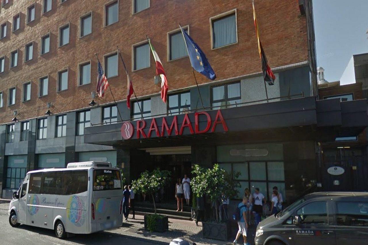 Hotel Ramada By Wyndham Napoli Esterno foto