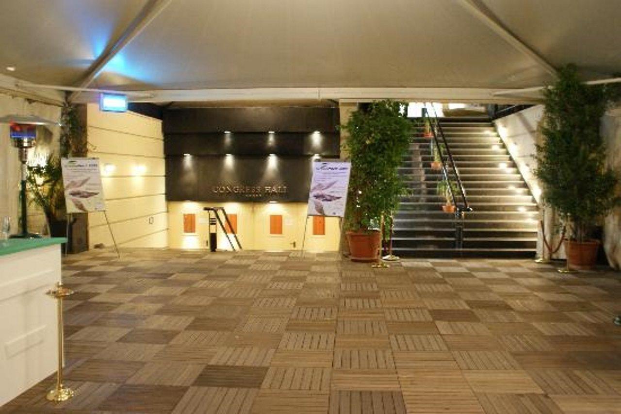 Hotel Ramada By Wyndham Napoli Esterno foto