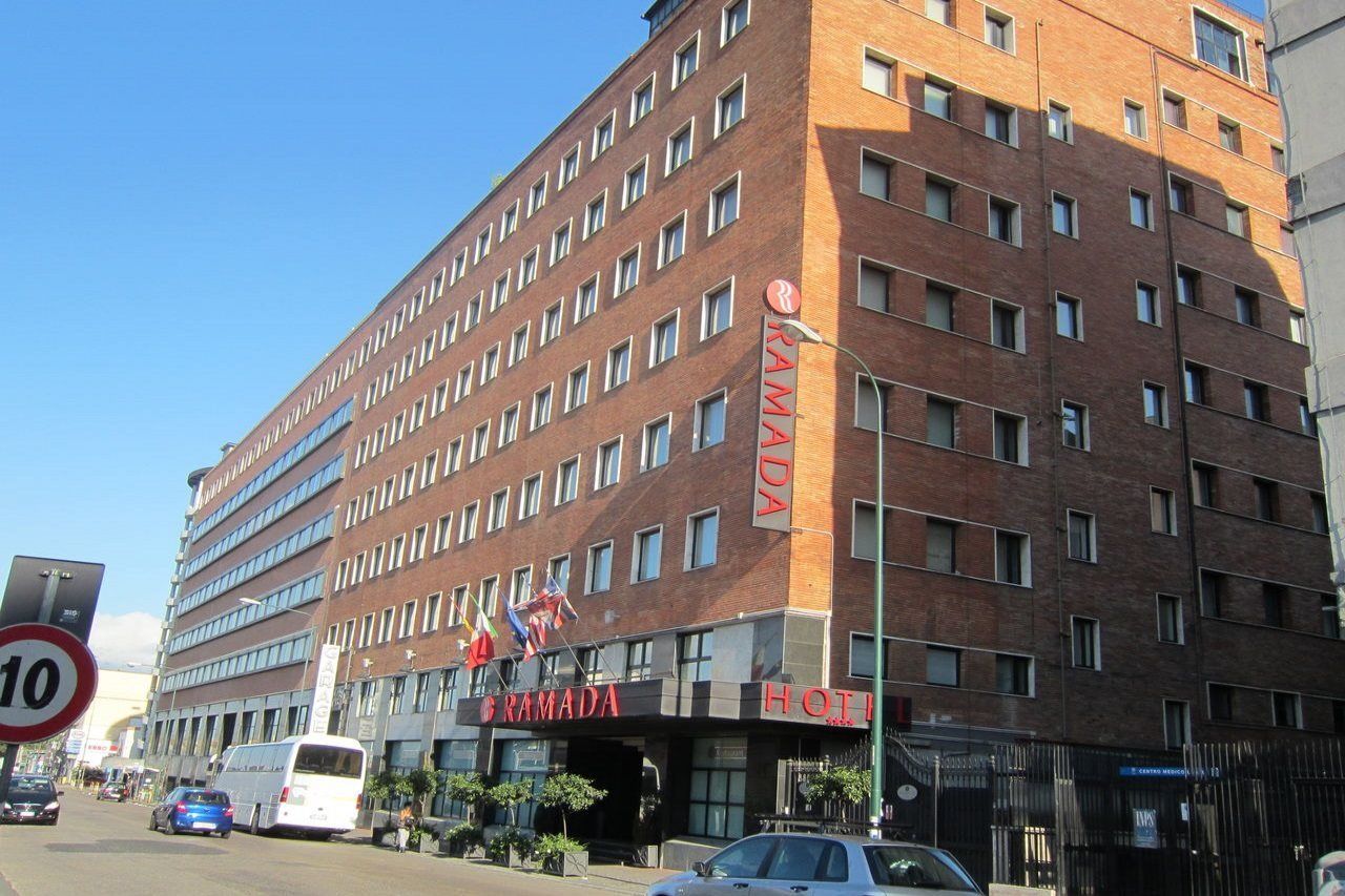 Hotel Ramada By Wyndham Napoli Esterno foto