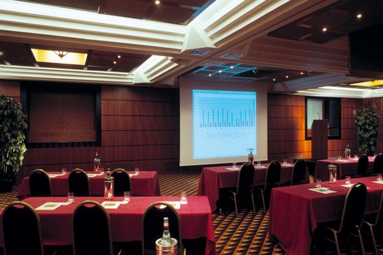 Hotel Ramada By Wyndham Napoli Esterno foto