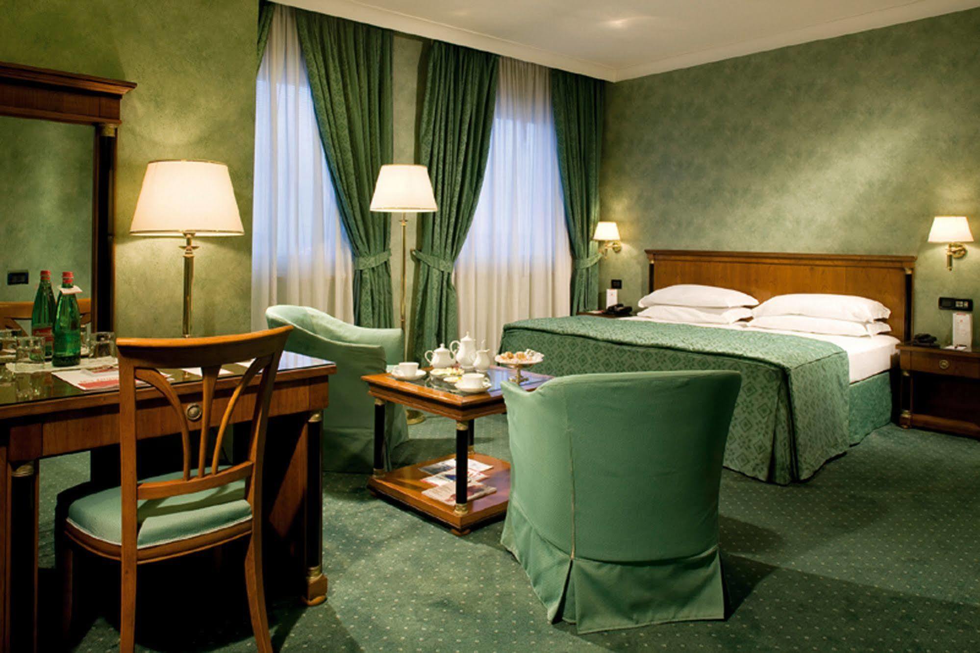 Hotel Ramada By Wyndham Napoli Camera foto