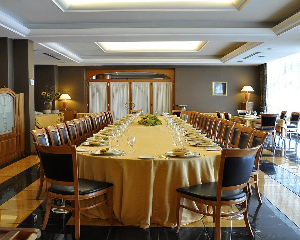 Hotel Ramada By Wyndham Napoli Esterno foto